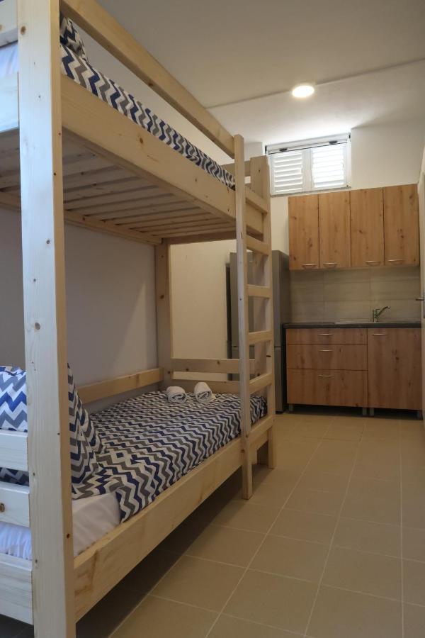 Robinson Olive Tree Huts Villa Cara Exterior photo